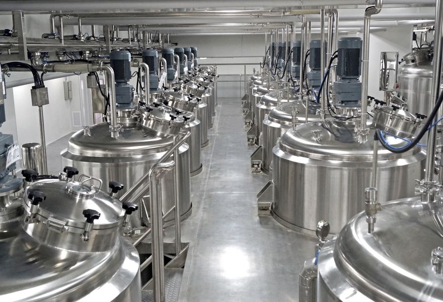 China best Cosmetic cream lotion Vacuum homogenizing emulsifier mixing tank on sales