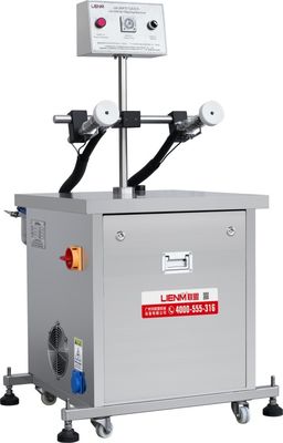 Air cleaning machine for bottles tubes
